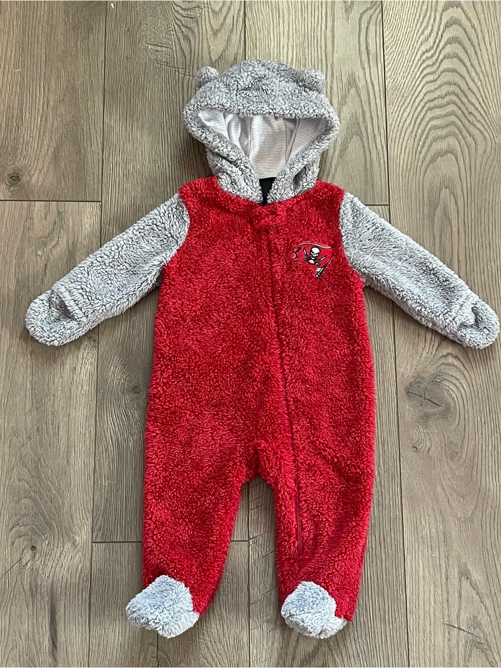 NFL Team Apparel Tampa Bay Buccaneers Football 6-9m Baby Fleece Bunting Coverall